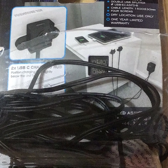 2-Port USB Charger - Picture 2 of 4